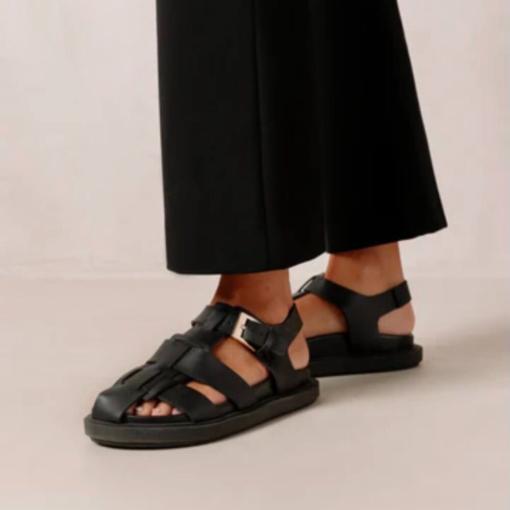 Alohas blackbone Clog Fisherman's Sandal Black NWT